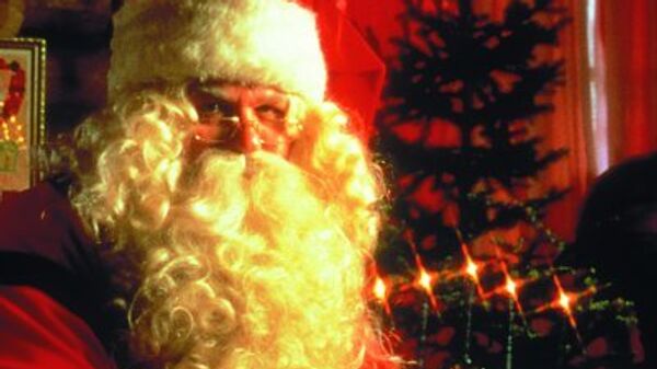 Санта-Клаус вылетел с Северного полюса с грузом подарков