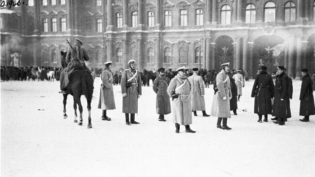 Кровавое воскресенье. Демонстрация петербургских рабочих 9 января 1905 года.