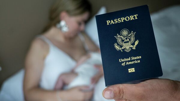 Паспорт гражданина США, выданный новорожденному ребенку