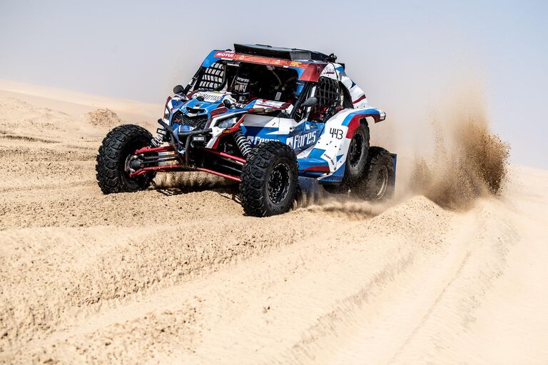 Автомобиль под управлением Алексея Шмотьева