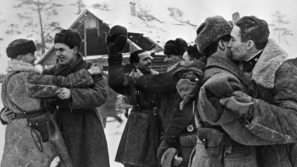 Встреча бойцов Ленинградского и Волховского фронтов