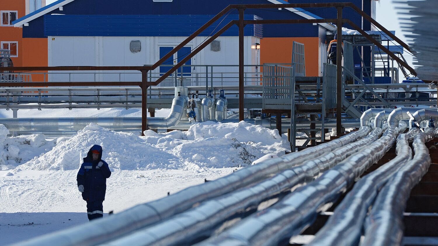 Трубы на территории завода по производству сжиженного природного газа в посёлке Сабетта в Ямало-Ненецком автономном округе - РИА Новости, 1920, 22.01.2020