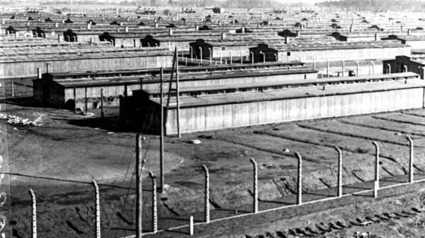 Бараки концлагеря Освенцим. Январь 1945 года