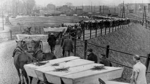Похороны погибших узников, освобожденного Красной Армией концентрационного лагеря Освенцим