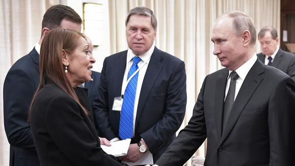 Президент РФ Владимир Путин во время встречи с матерью осужденной в РФ израильтянки Наамы Иссахар Яфрой