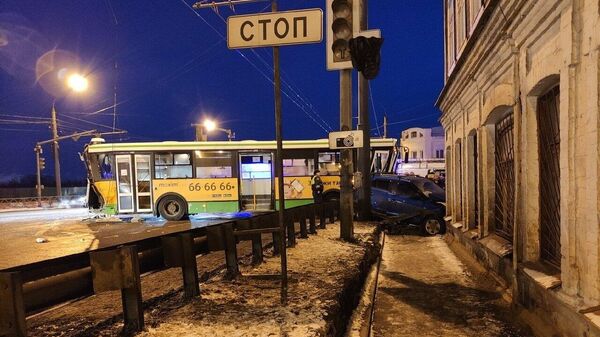 Место ДТП с участием автобуса в Ярославле