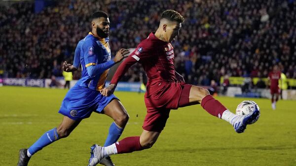 Soccer Football - FA Cup Fourth Round - Shrewsbury Town v Liverpool - Montgomery Waters Meadow, Shrewsbury, Britain - January 26, 2020  Liverpool's Roberto Firmino in action   REUTERS/Andrew Yates