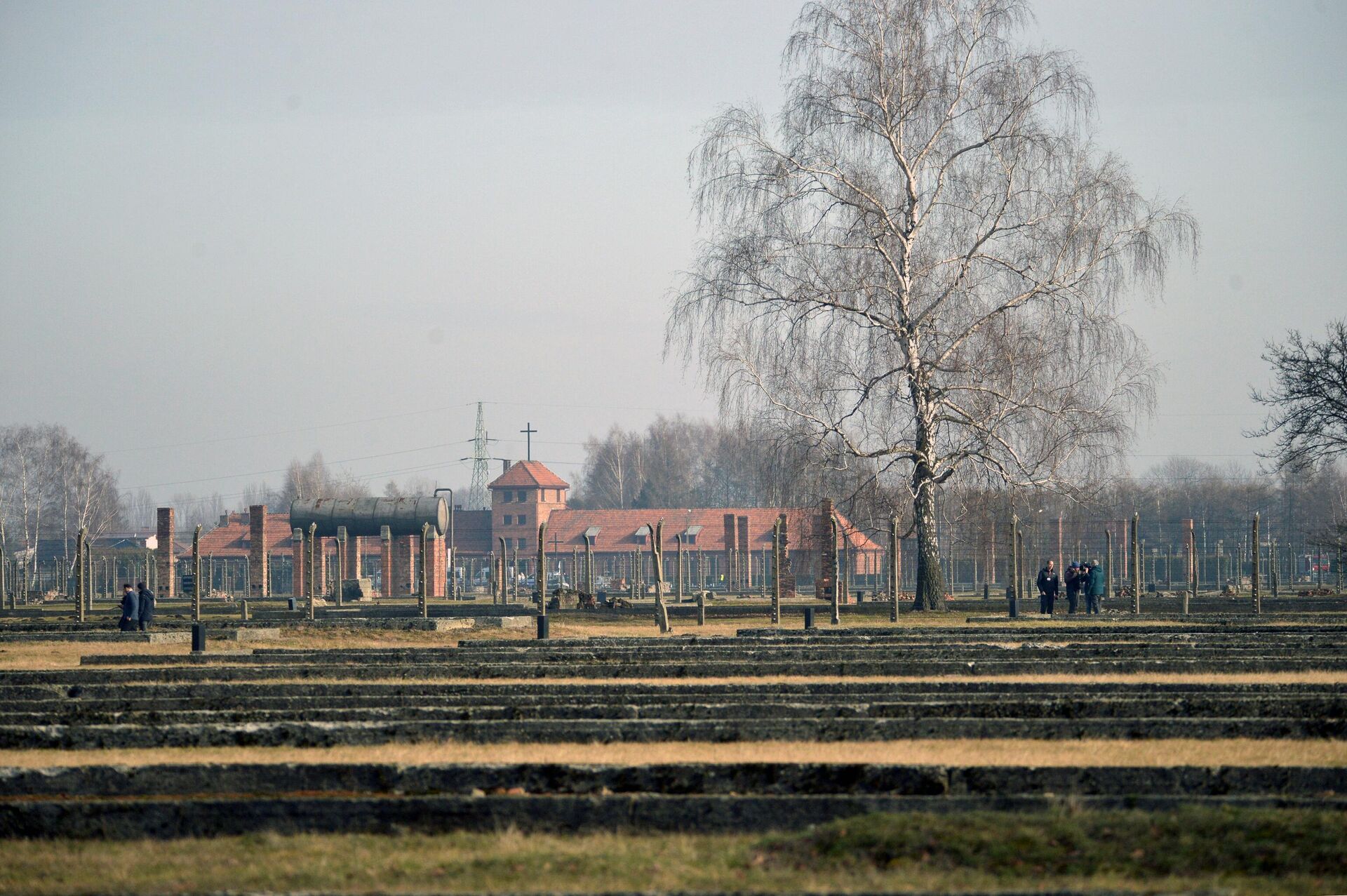 На территории бывшего концентрационного лагеря Освенцим (Аушвиц) в Польше - РИА Новости, 1920, 15.10.2021