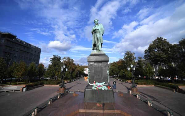 Памятник А. С. Пушкину на Пушкинской площади в Москве