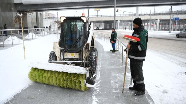 Уборка снега в Москве 