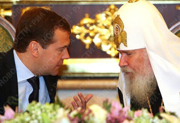 Президент России Дмитрий Медведев и патриарх Московский и всея Руси Алексий II