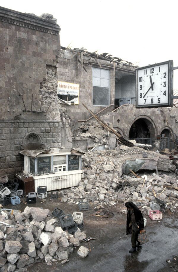 Последствия землетрясения в Ленинакане
