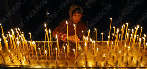 Подготовка к похоронам Патриарха Алексия II в Богоявленском кафедральном соборе