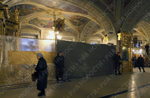 Подготовка к погребению Алексия II в Елоховском соборе