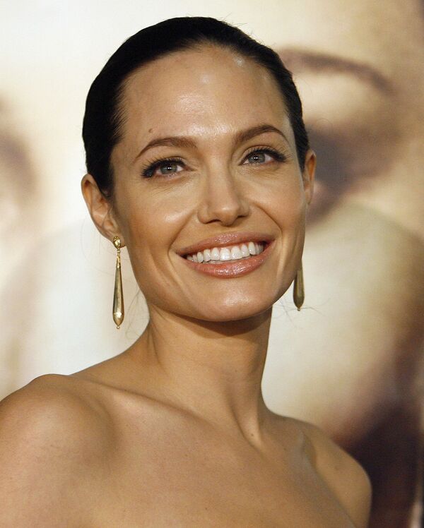 Анджелина Джоли на премьере фильма Загадочная история Бенджамина Баттона
