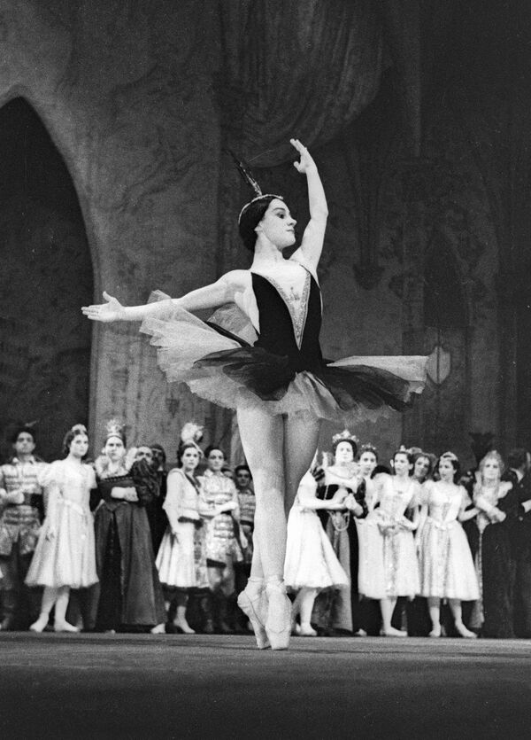 Ольга Лепешинская в балете «Лебединое озеро»