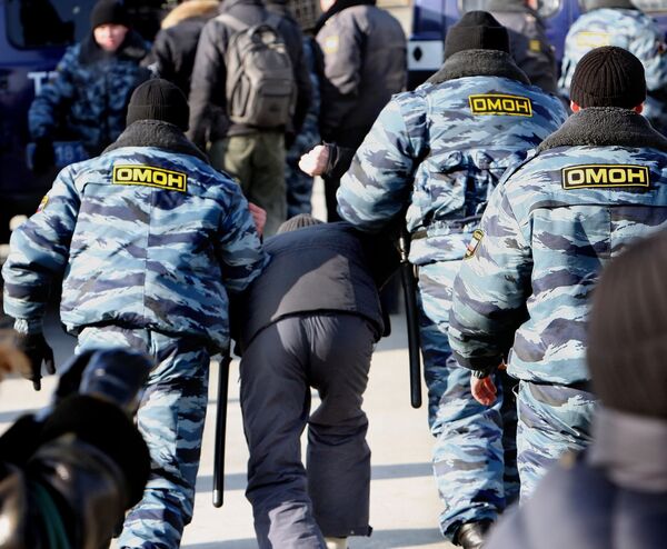Акция протеста против повышения в России таможенных пошлин на иномарки прошла во Владивостоке