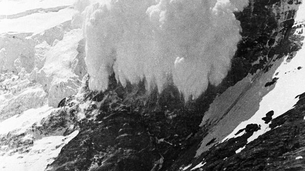 Жертвами схода лавин в Швейцарских Альпах стали не менее 4 человек