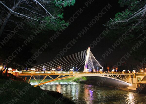 Пешеходный мост Московский открылся в столице Черногории Подгорице