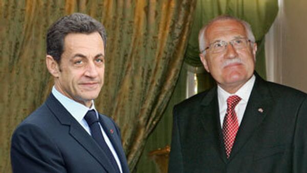 Большая Европа уснет 31 декабря с гиперактивным французским президентом Николя Саркози, а проснется 1 января с новым председателем Совета Европы, чешским президентом Вацлавом Клаусом