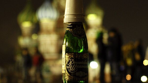 Продажу алкоголя запретят в Москве в местах новогодних гуляний