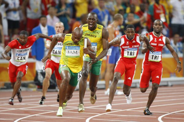 Легкоатлеты из Ямайки выиграли эстафету 4 по 100 м с мировым рекордом