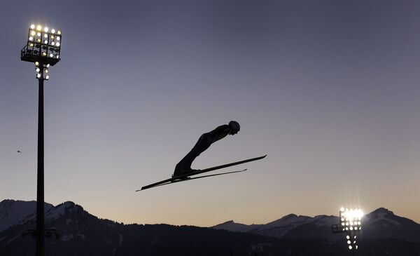 Летающий лыжник Шлиренцауэр выиграл соревнования КМ в Норвегии