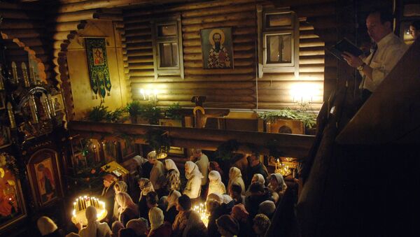 Рождественская служба в церкви Андрея Рублева в Москве