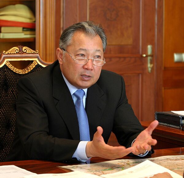 В начале недели в российские СМИ просочились сообщения о том, что президент Киргизии готовится издать указ о выводе натовской авиабазы из республики
