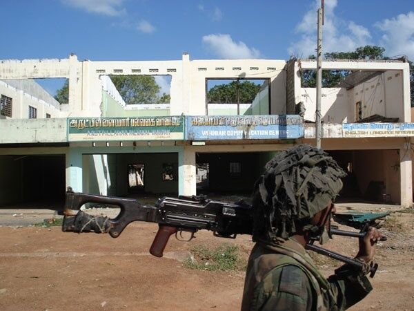 Авиация тамильских сепаратистов атаковала столицу Шри-Ланки