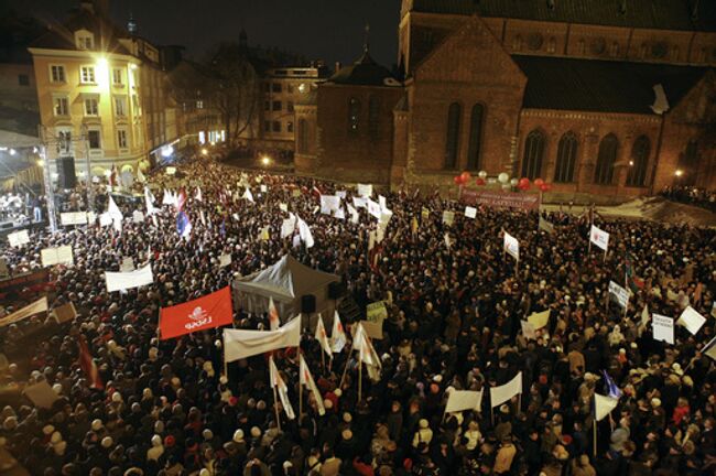 Массовая акция протеста оппозиции против кризиса в Риге