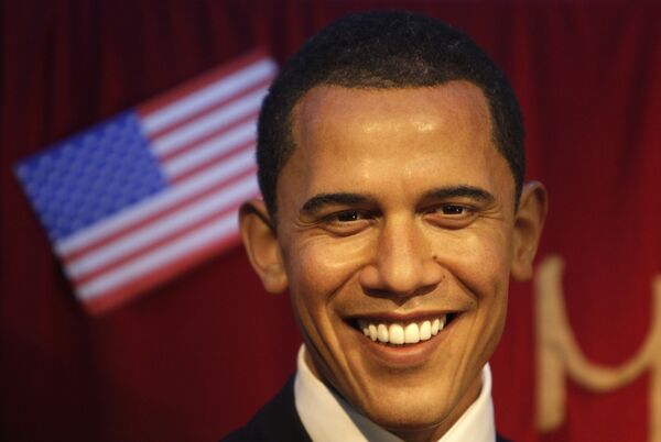 Восковая фигура нового президента США Барака Обамы в музее Мадам Тюссо в Берлине