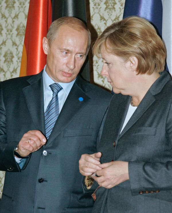 Путин поздравил канцлера Меркель с 60-летием образования ФРГ