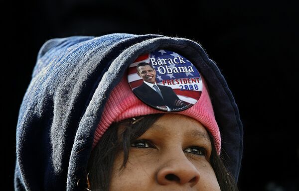 Жители Атланты слушают инаугурационную речь президента США Барака Обамы