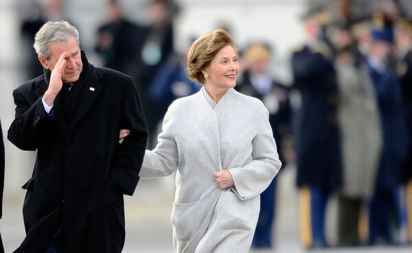 Бывший президент США, Джордж Буш со своей супругой Лорой