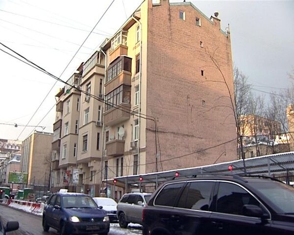 Трещит по швам. Из-за новостройки в Москве разрушается жилой дом