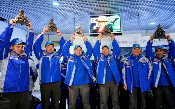Встреча участников команды КАМАЗ-мастер, победивших в ралли ДАКАР-2009