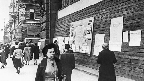 На Невском проспекте в Ленинграде в дни блокады 