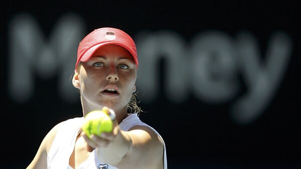Вера Звонарева в матче против Марион Бартоли на Australian Open