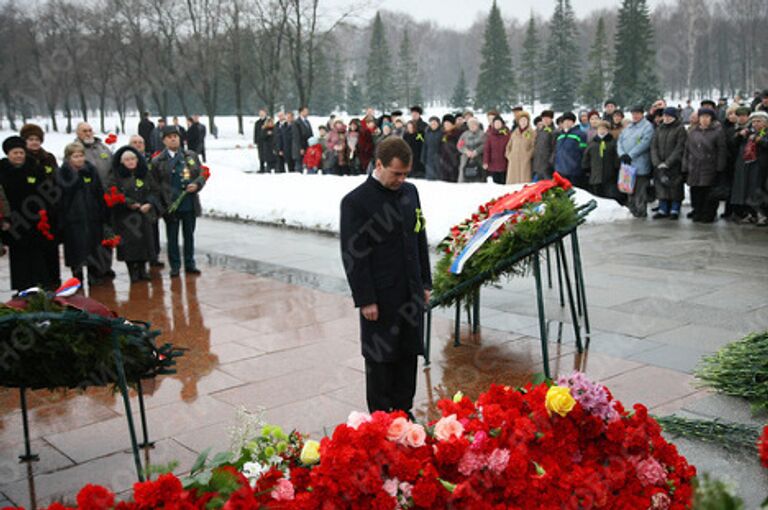 Празднование 65-й годовщины снятия блокады 