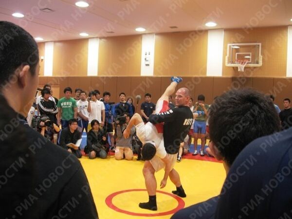 Александр Карелин провел в Японии мастер-класс по греко-римской борьбе