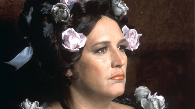 Актриса Н.Мордюкова в фильме “Инкогнито из Петербурга”