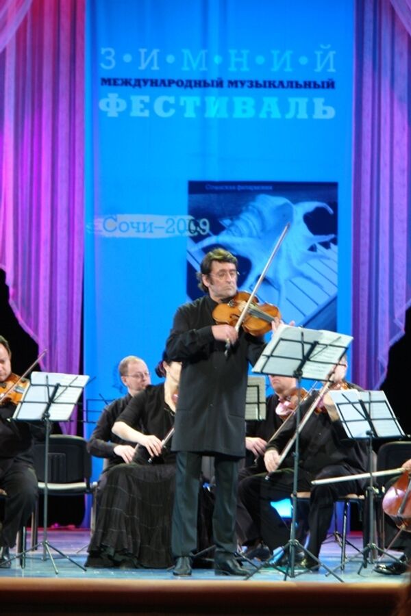 Маэстро Юрий Башмет и Камерный ансамбль Солисты Москвы исполнили музыку из еще не вышедшего кинофильма 2-АССА-2 на концерте Бенефис альта