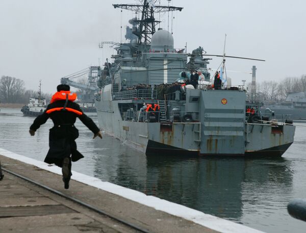 Сторожевой корабль (СКР) Балтийского флота Неустрашимый, принимавший участие в операции по противодействию пиратам в Аденском заливе, вернулся из дальнего похода
