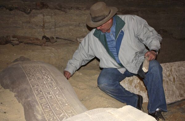 В Египте найдена гробница с нетронутыми саркофагами и мумиями