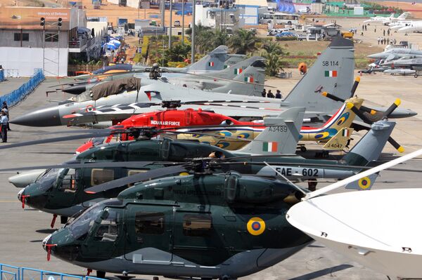 Американский авиагигант Boeing намерен участвовать в тендерах на поставку Индии тяжелых вертолетов, патрульных самолетов и истребителей
