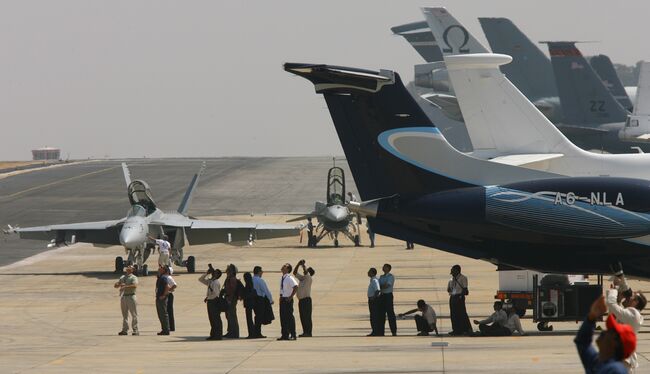 Авиасалон Aero India-2009 на авиабазе Yelahanka близ города Бангалора