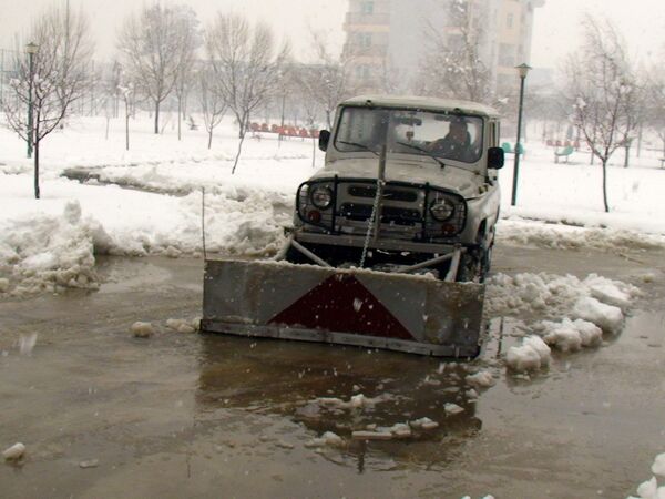 Снег отрезал от внешнего мира ряд уездов в двух афганских провинциях