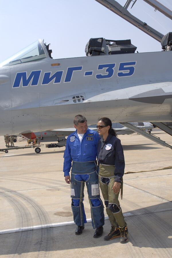 Журналистка Суман Шарма стала первой индийской женщиной, совершившей полет на новейшем истребителе МиГ-35. Архив