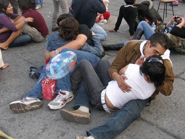 В Мехико в день Святого Валентина установлен новый мировой рекорд по поцелуям